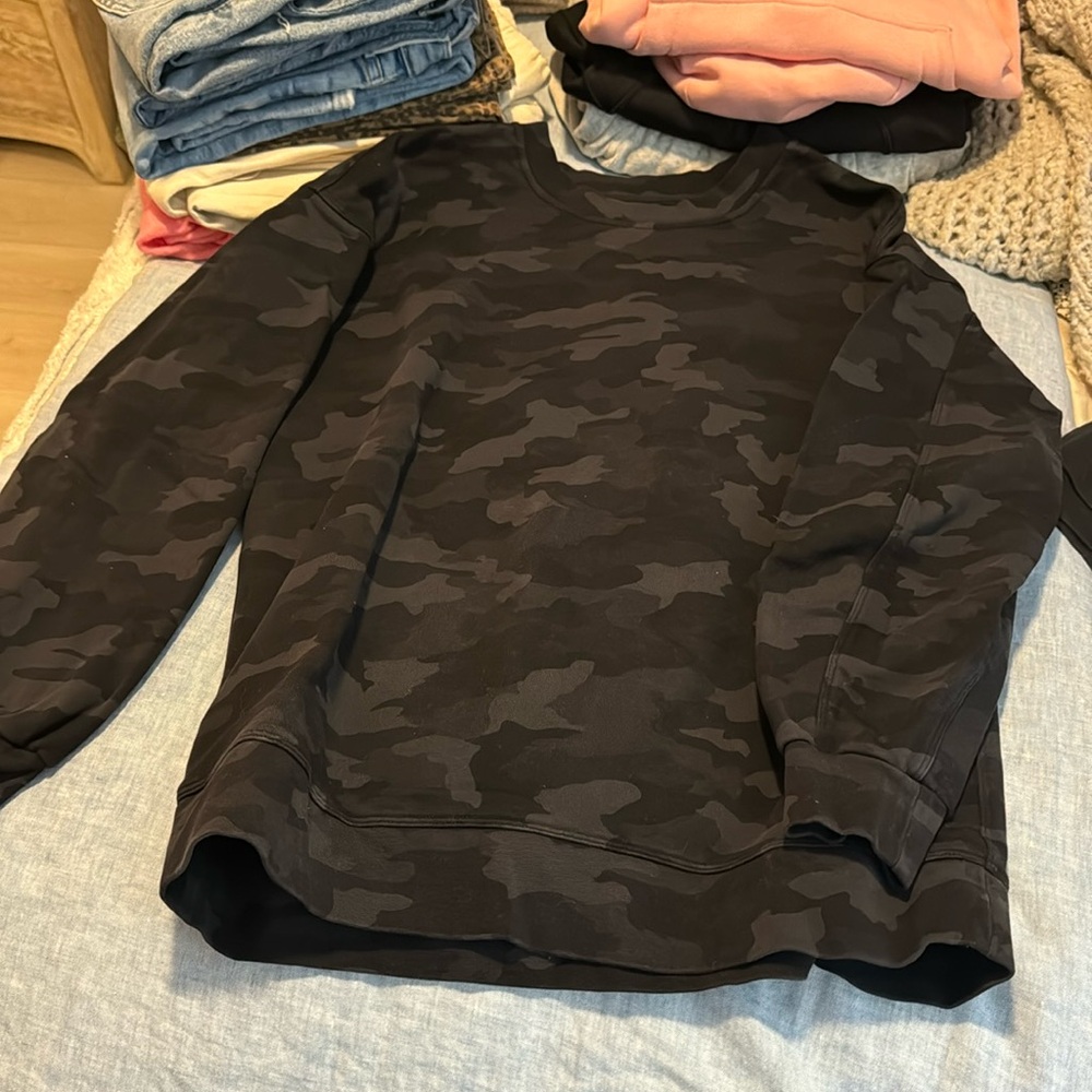 Camo Lululemon Crew 6